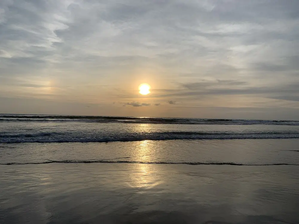 Bean bag warna-warni di pasir — Double Six Beach, Kemana aja dari Drupadi