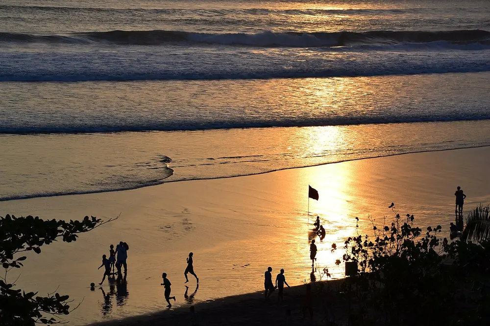 Sunset di Double Six — Seminyak, Kemana aja dari Echo Beach