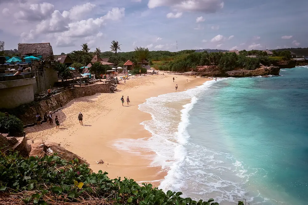 Pasir putih dan ombak besar — Dream Beach, Kemana aja dari Jungut Batu Lembongan