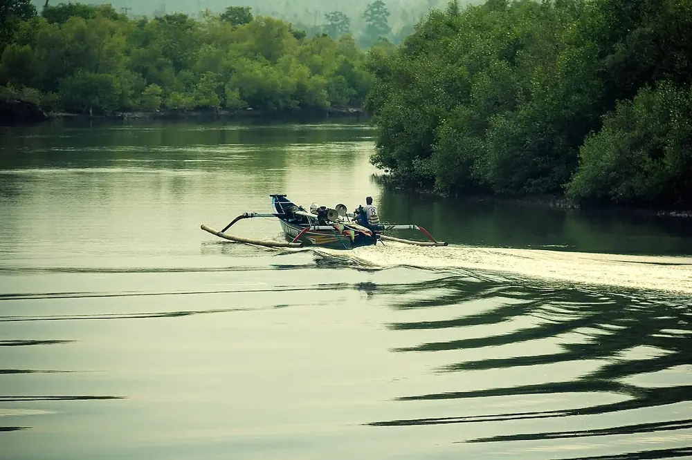 Dermaga jukung warna-warni — Pantai Perancak, Kemana aja dari Negara