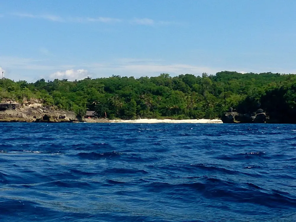 Une piste en terre, la récompense est au bout — Secret Beach, Où rouler depuis Nusa Ceningan