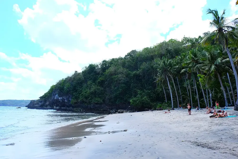 Crystal Bay — Spot sunset paling hits di pulau