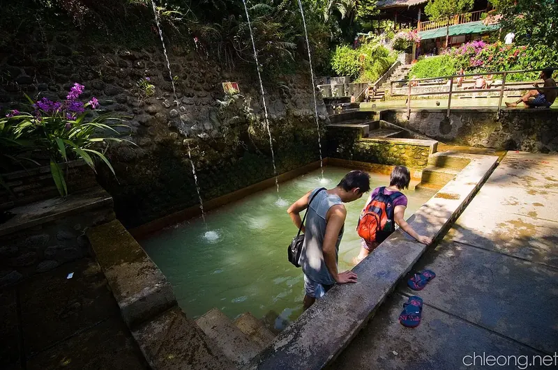 Kolam mata air Air Sanih, 15 menit dari Seririt naik motor