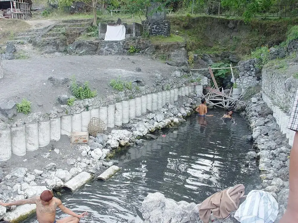 Berendam air panas sambil lihat danau — Sources de Toya Bungkah, Kemana aja dari Songan