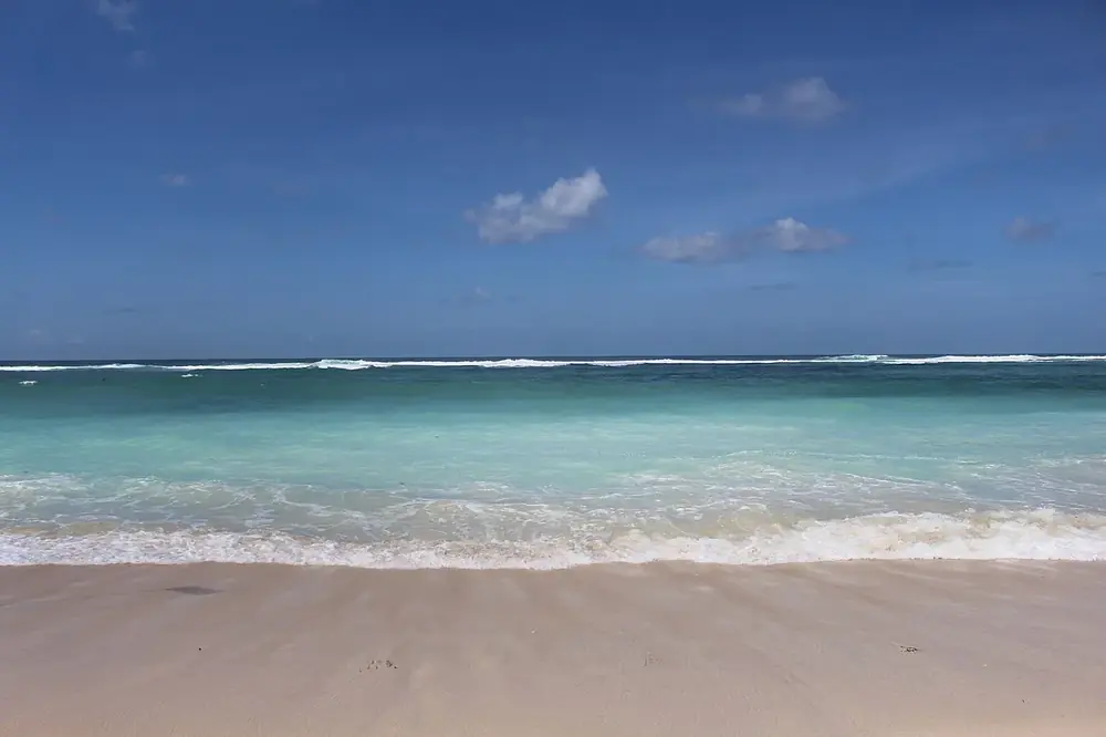 Jalan diukir di tebing kapur — Pandawa Beach, Kemana aja dari Ungasan
